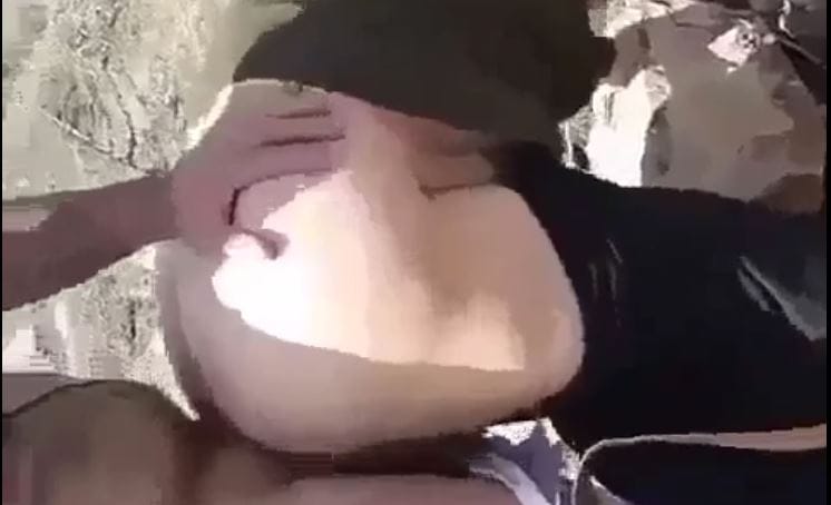 رجل ينيك زوجته في الغابة -سكس سوري