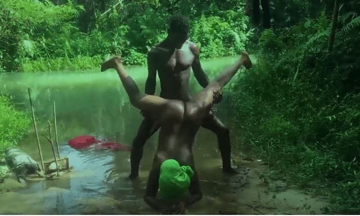 سكس سوداني ينيك صديقته في الغابة بكل الوضعيات