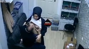 تسريب مقطع سكس محجبة تتناك خلسة في مكتب مديرها مص ولحس بزاز